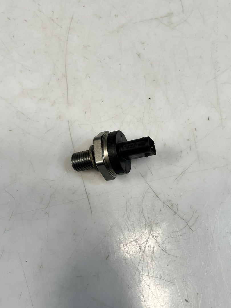 BMW 3 7 Series F30 F31 F35 G11 G12 Oil Pressure Sensor 8614494 OEM