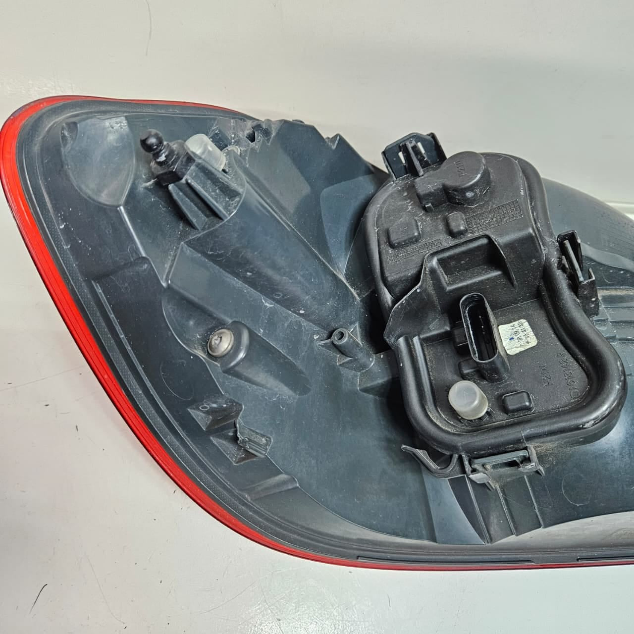7296098-BMW 4 Series F32 F33 F36 M4 F82 Rear Taillight Rear Right LED