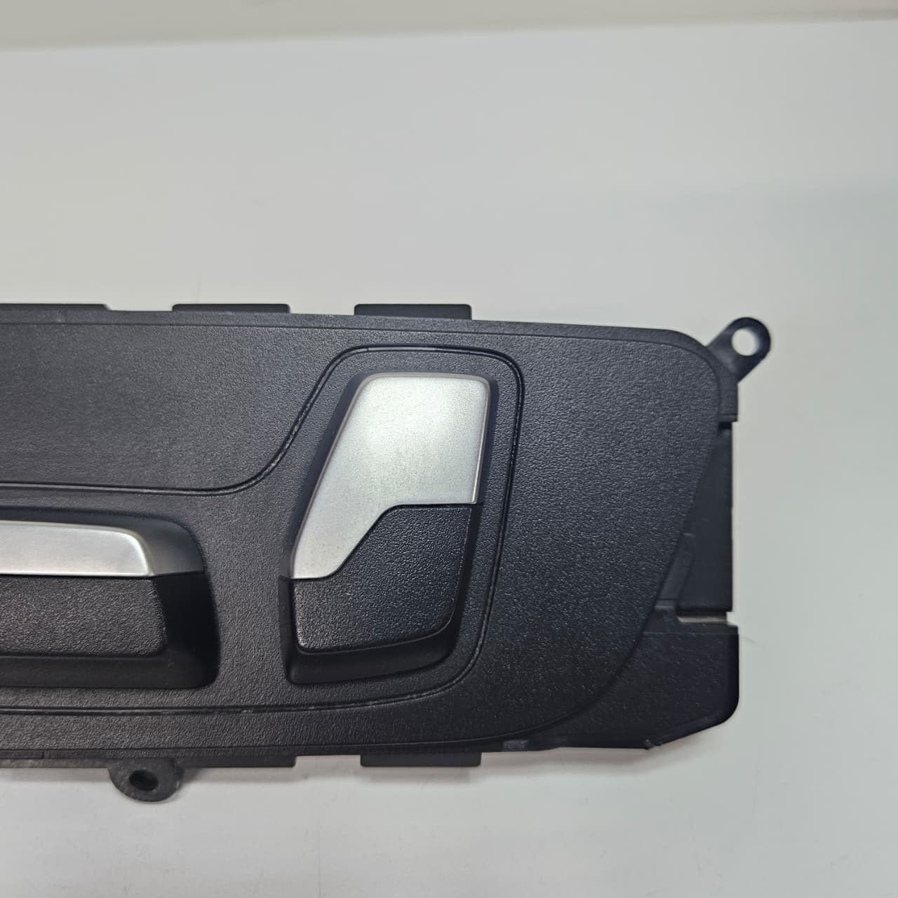2018-2024 BMW X3 Seat Adjustment Control Switch 9390115 USED