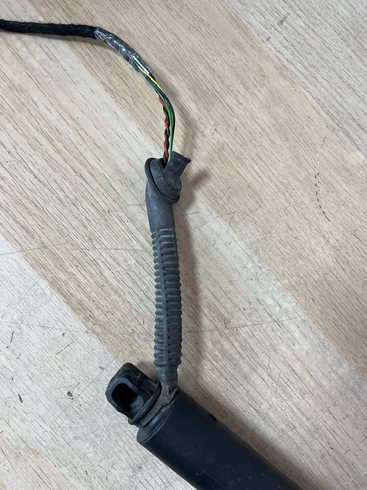 OEM tailgate gas strut for BMW 3 Series Touring F31 7263155 REAR LEFT