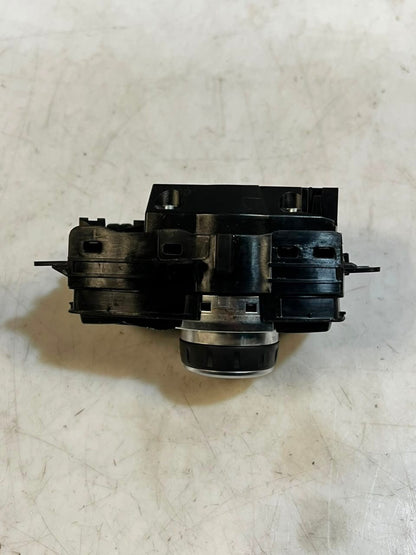 2007-2013 BMW X5 E60 E61 E63 E64 X5 E70 X6 E71 iDrive Controller 9249440