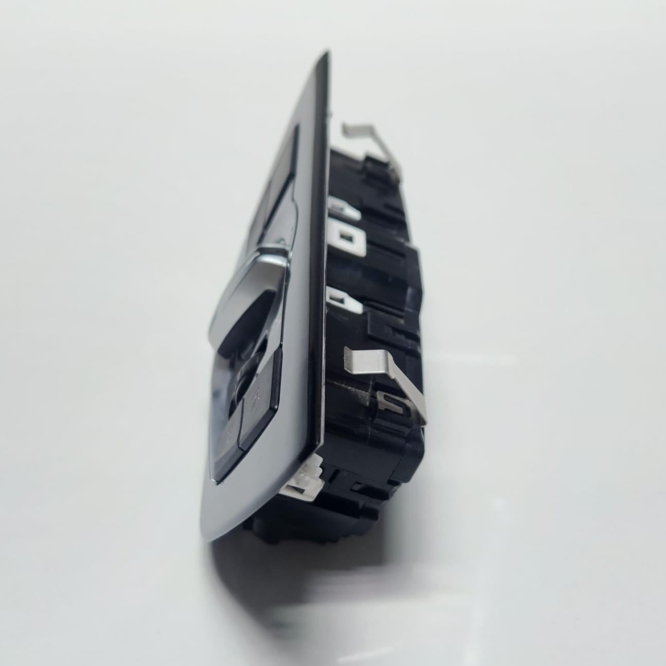 2017-2020 BMW 540i Headlight Switch 9493733