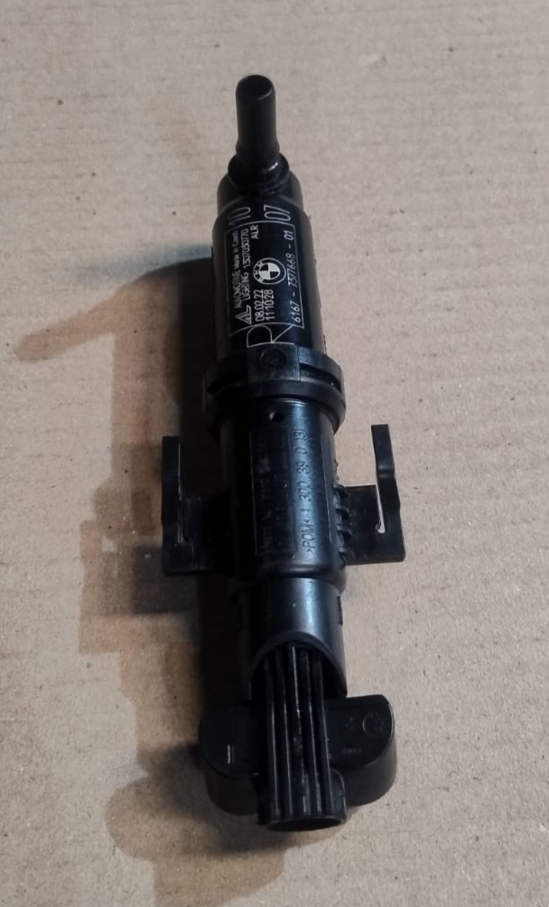 BMW F10 F11 F07 & LCI HEADLIGHT WASHER SPRAY NOZZLE FRONT RIGHT 7377668