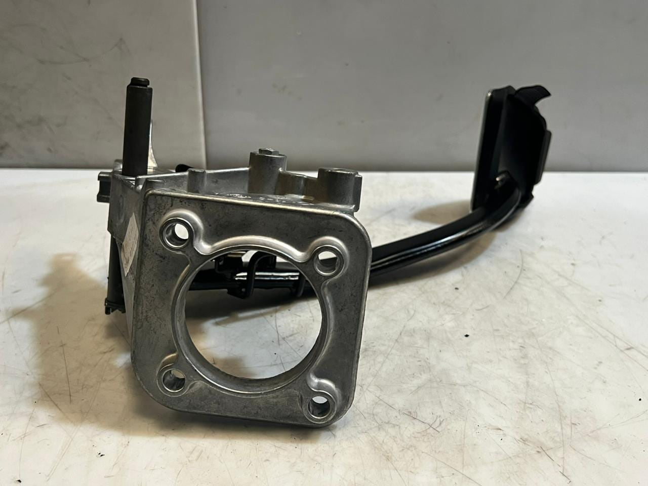 2009-2016 BMW Z4 Series E89 Brake Pedal Assembly 6785885 OEM