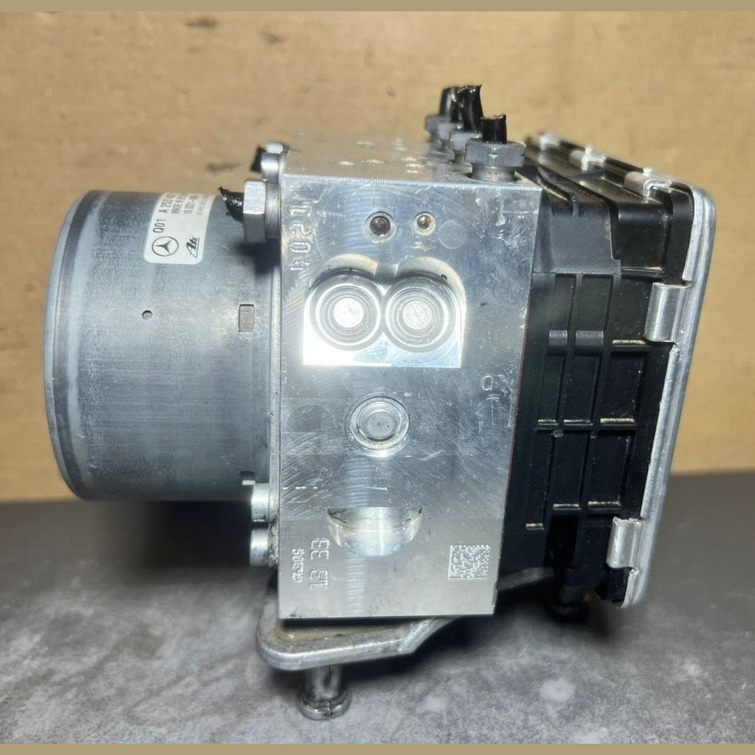 14-18 Mercedes W205 C-Class Hybrid ABS Anti Lock Brake Pump Module A253 9011600