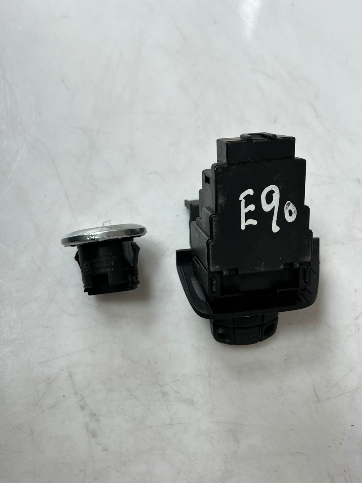 BMW E90 N47 Engine Control Unit ECU COMPLETE SET DDE + CAS3 AG + 1KEY 8518167