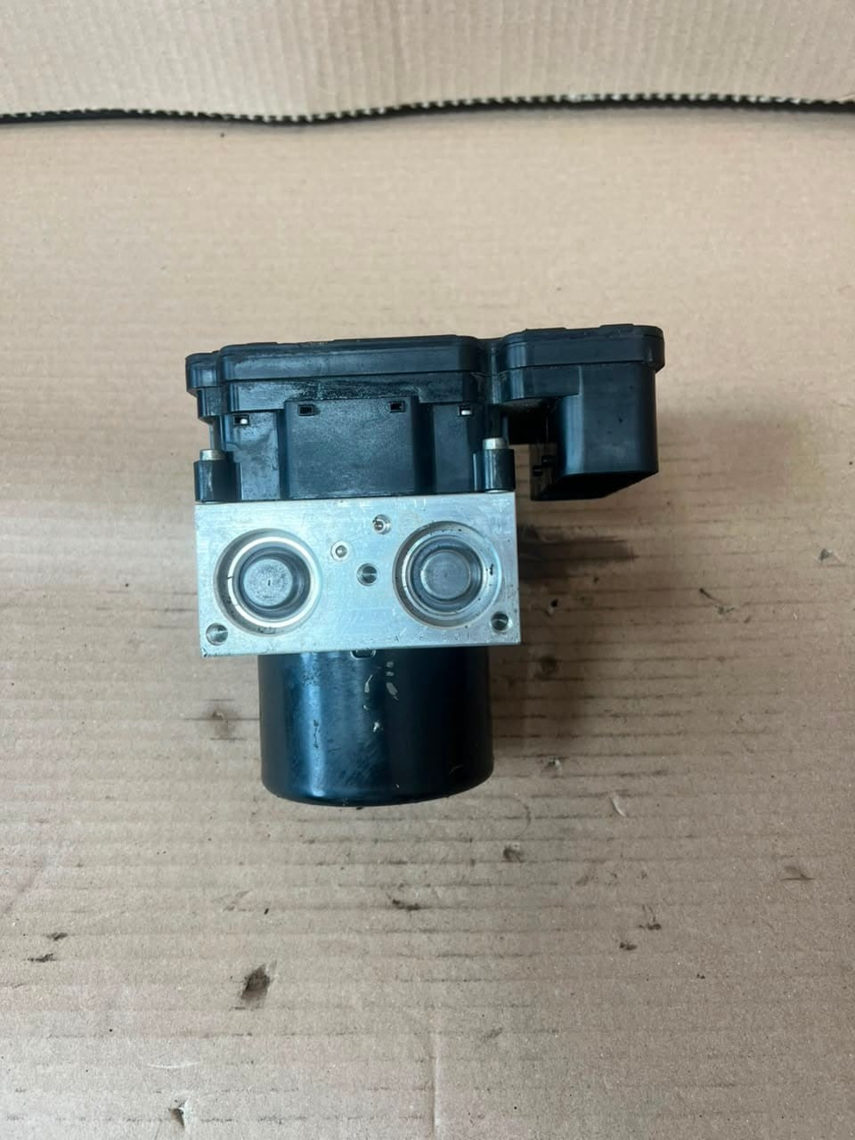 2009-2013 BMW 3 Series E90, E91, E92, E93 328i Abs Brake Pump Module 6789304