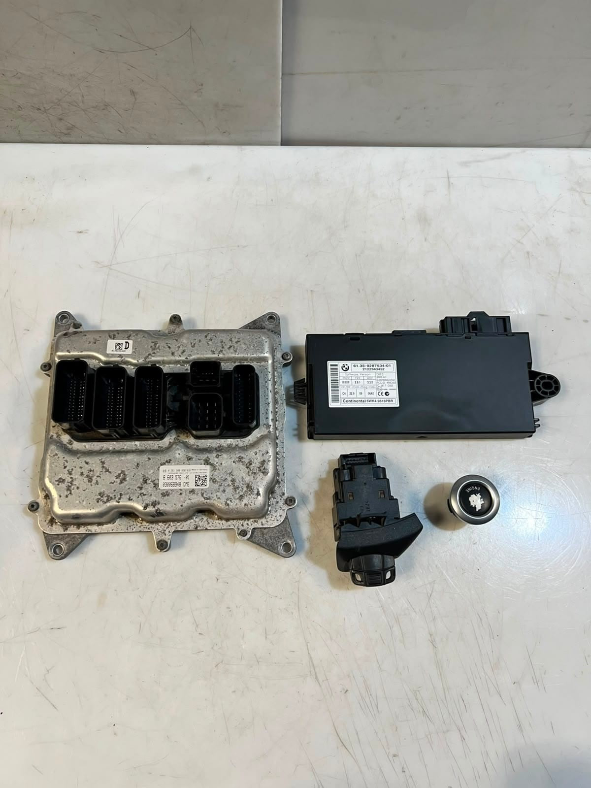 2012 BMW X1 E84 N20 Engine Control Unit ECU set + cas3 + 1keys 8603576