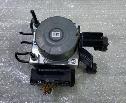 OEM BMW F20 F30 F32 ABS Anti-Lock Brake Pump Module 6871110 6871109