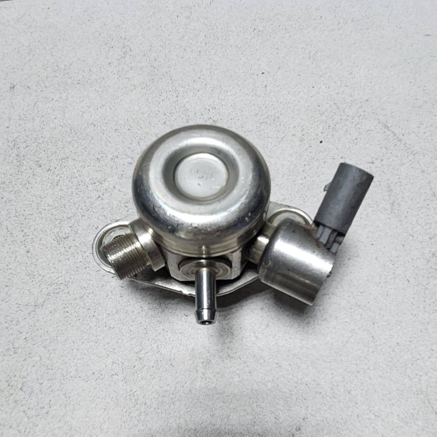 2014-2016 BMW 228i High Pressure Fuel Pump A2700700501 C180 GLA250, A200 B180   