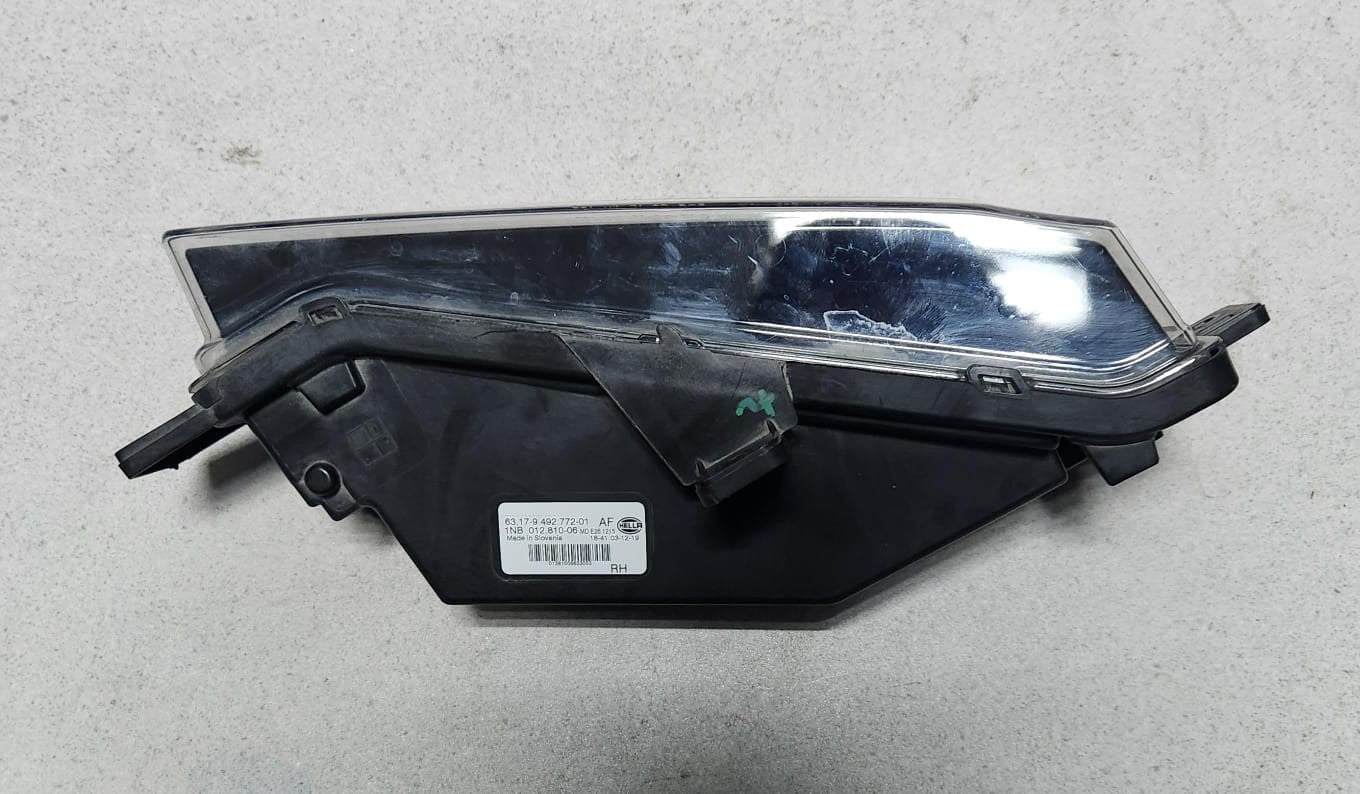 2019-2021 BMW X3 Front Right Fog Light 9492772 X3 G01 OEM