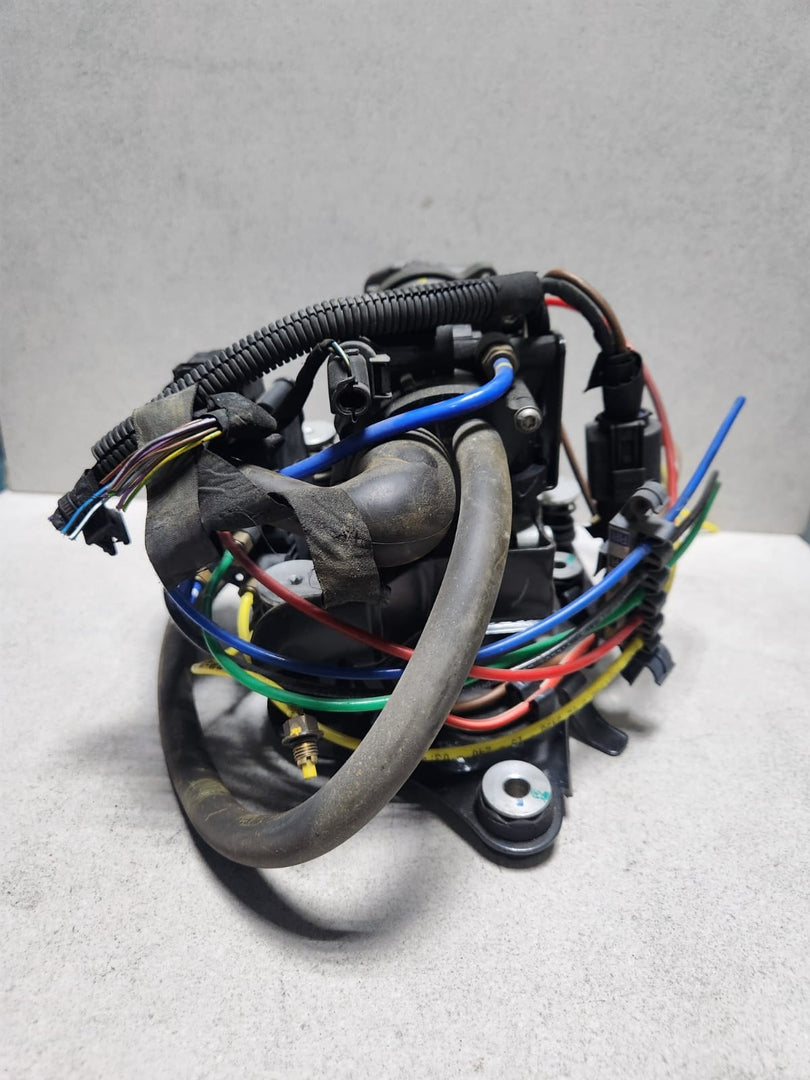 2015-2022 BMW 740i Air Suspension Compressor 6861882 7 Series G11 G12