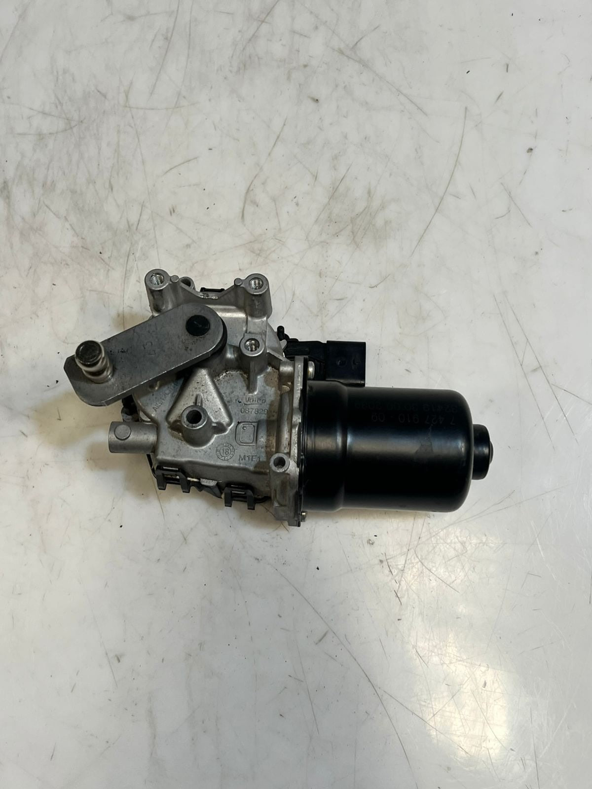 OEM BMW 3 SERIES G20 G26 RHD FRONT WIPER MOTOR & LINKAGE 7427910 OEM