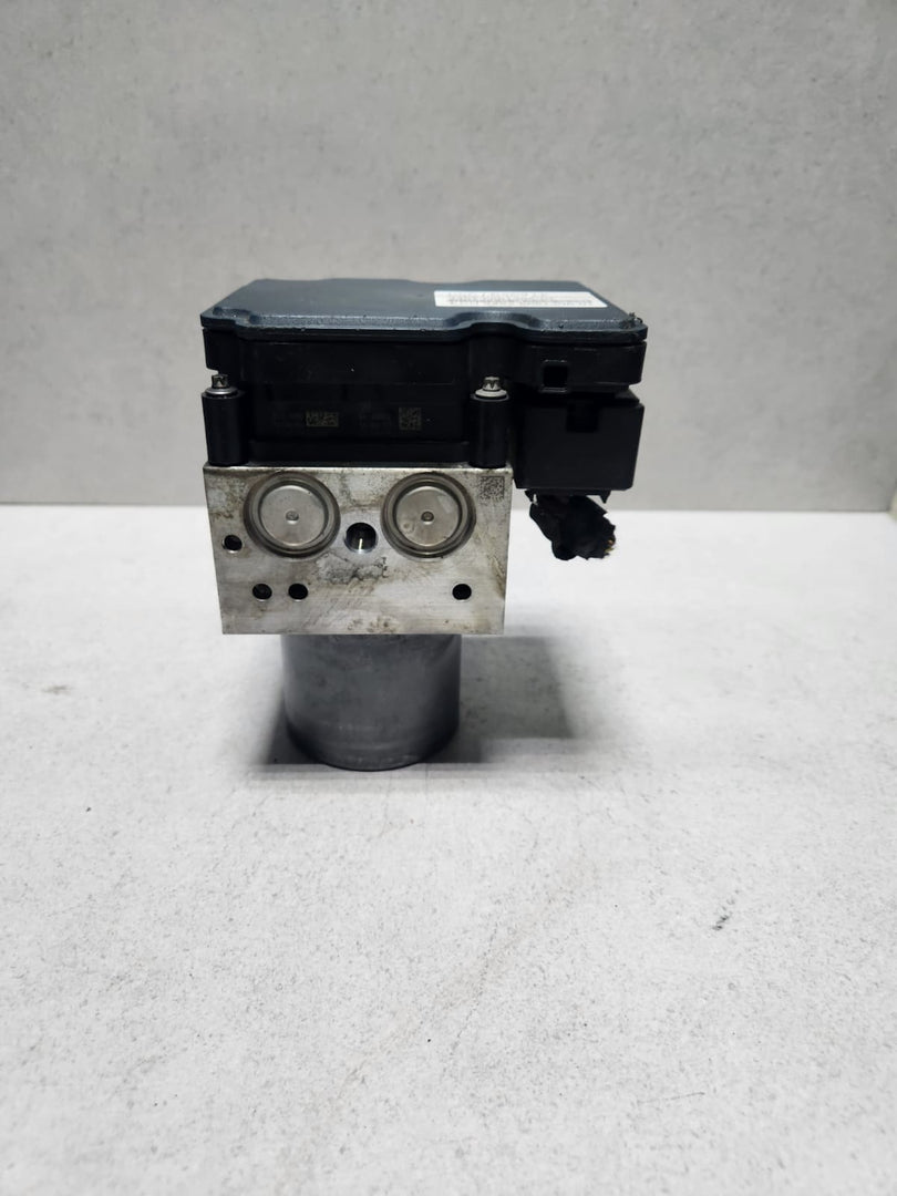 2016 BMW 535i Abs Pump Module 6881305 F10 535i F11 530d F07 F06 F12 F13