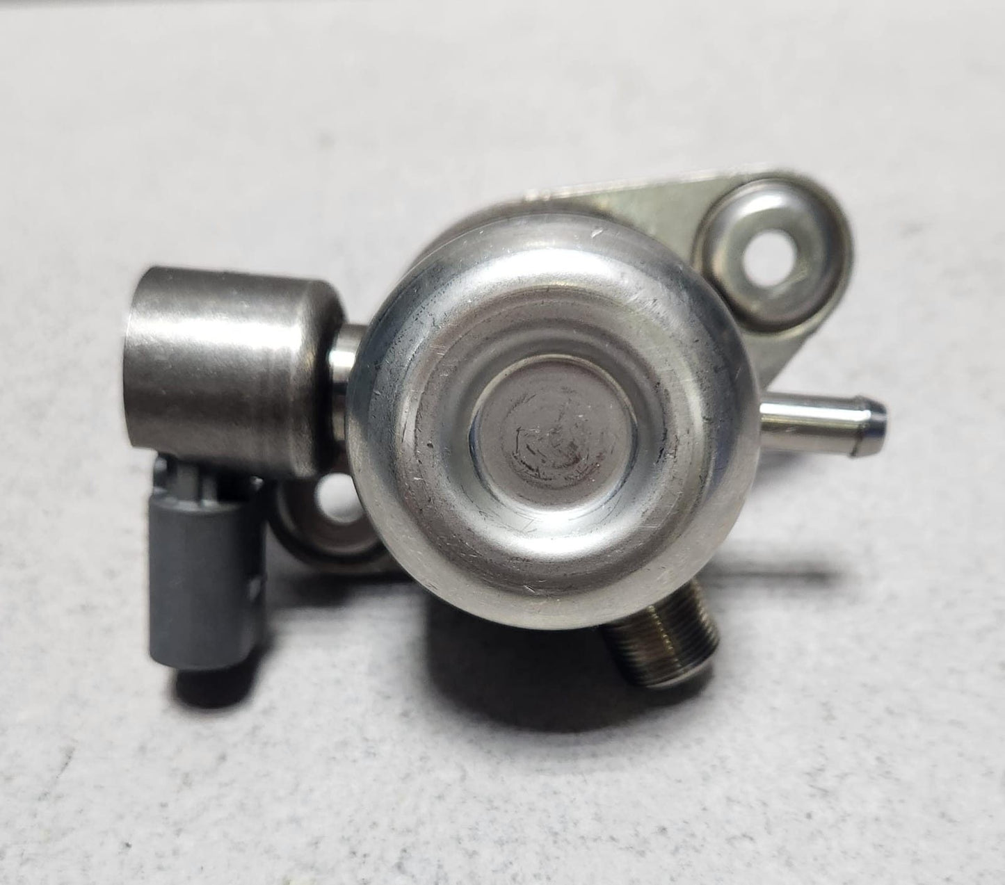 Mercedes-BenzHigh Pressure Fuel Pump A2740700501 W204 W205 W212 W213 C207