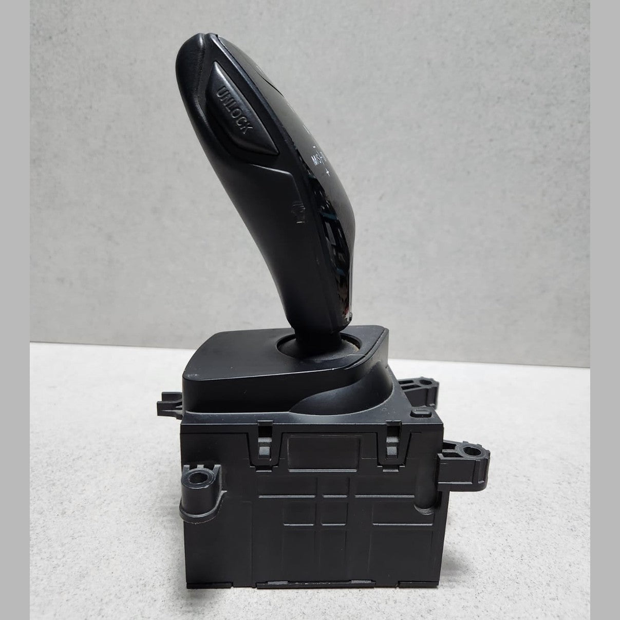 2016-2019 BMW 740i Gear Selector Switch 6825608 740i G11 G12 RHD