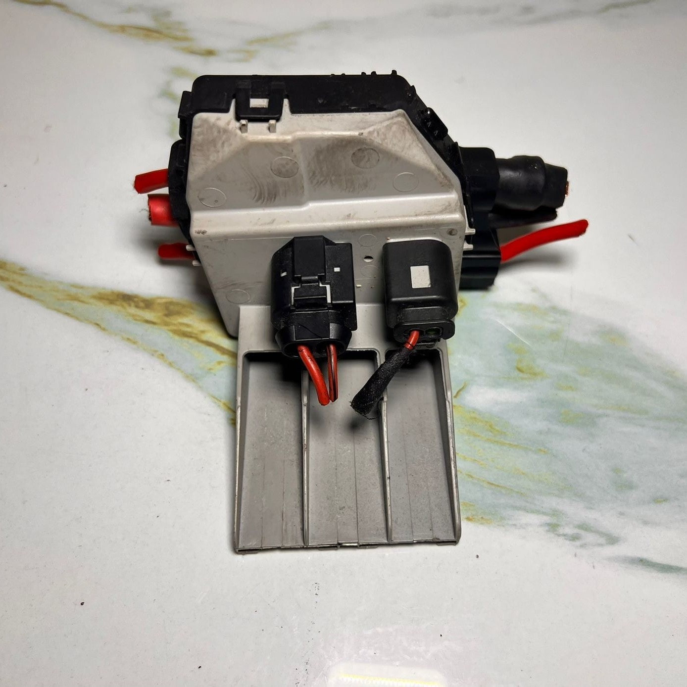 Mercedes-Benz W221 S-Class Fuse Box A 221 540 68 50 S600