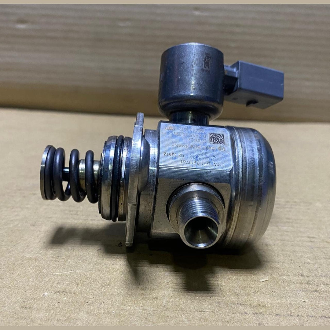 2010-2013 BMW 135i High Pressure Fuel Pump 7610761 135i, 335i, 535i, 640i, X3, X