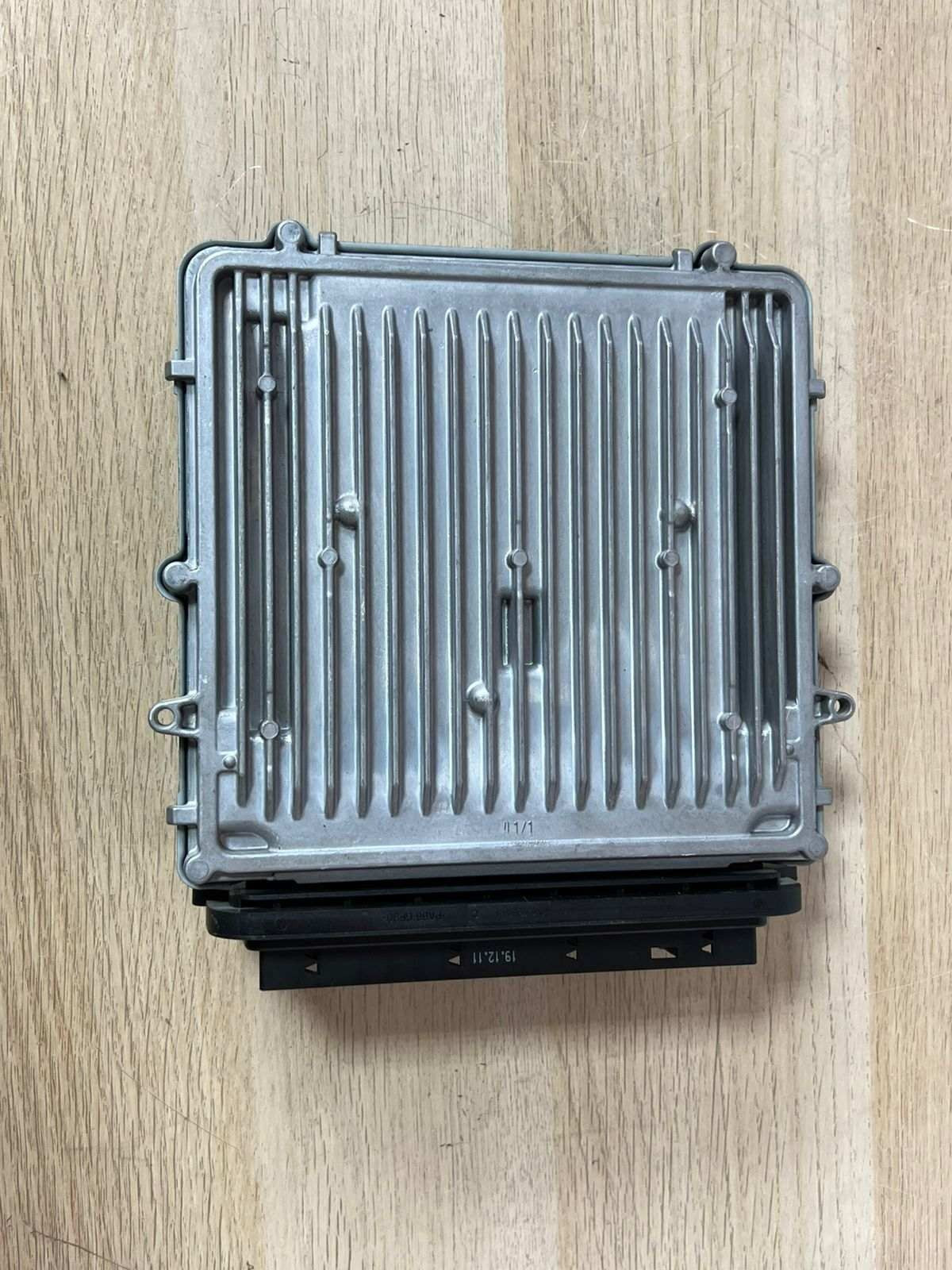 8516753 0281018297 Engine control unit/module ECU Fits for BMW 7 F01 F02 F03 