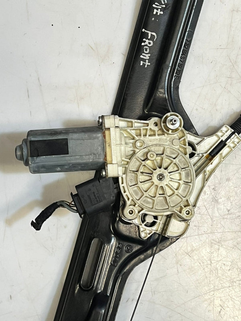 2008-2014 BMW X6 E71 RIGHT Front Door Window Regulator With Motor 7267664 OEM