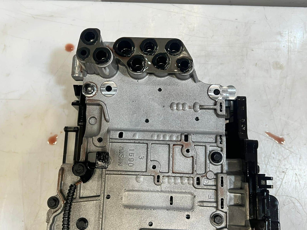 2004-10 BMW 325i E81 E90 E91 E84 E83 Automatic Transmission Valve Body 24242994