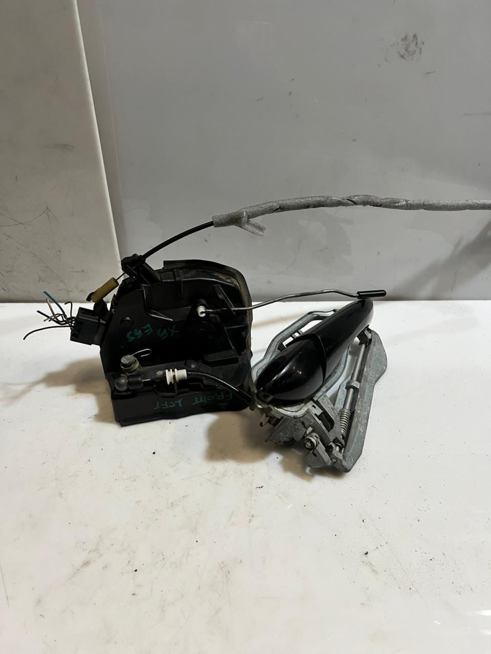 2000-2006 BMW X5 E53 FRONT LEFT Door Lock Actuator 8402539 OEM