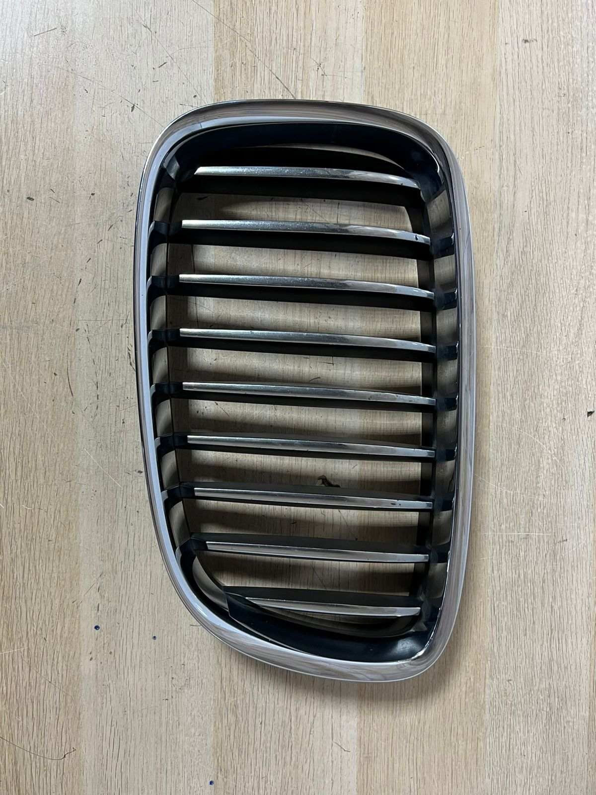 BMW 5 Series GT F07 2009 Front Left Upper Bumper Grille Trim Chrome OEM 7200169