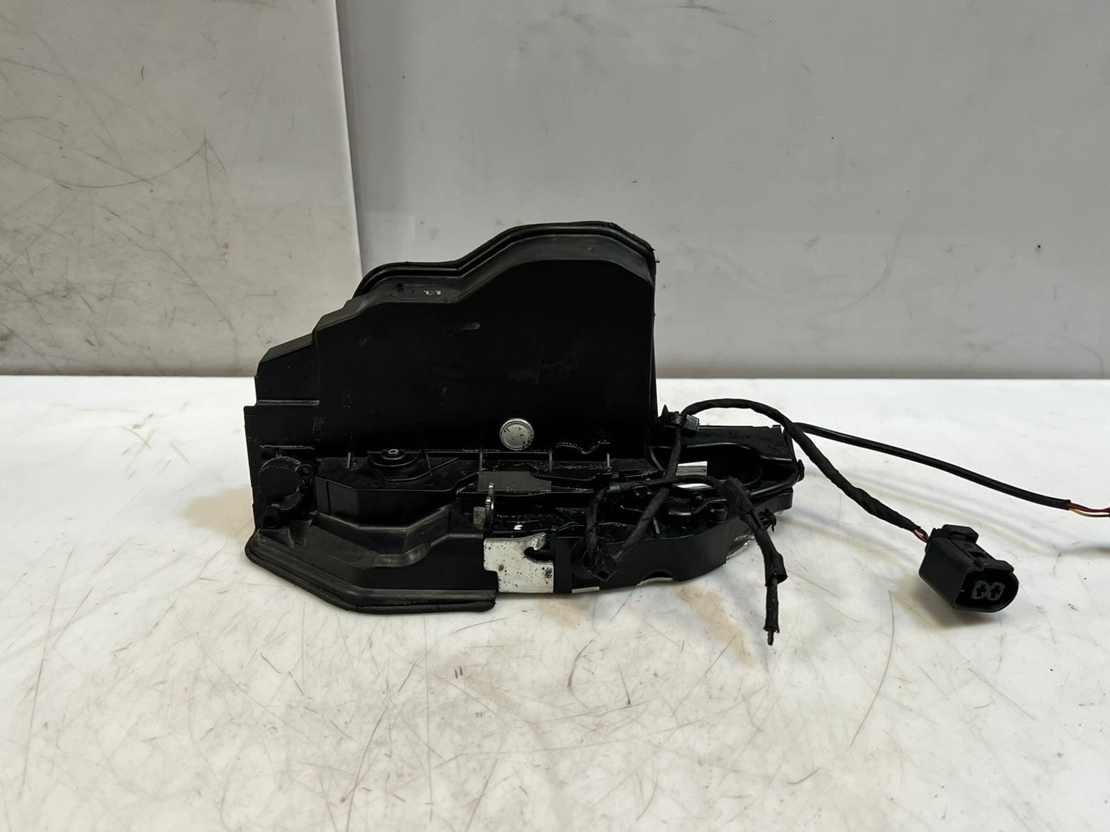 2011 BMW Alpina B7  F01 F02 F04 F10 F11 Rear Right Door Lock Actuator 7185688
