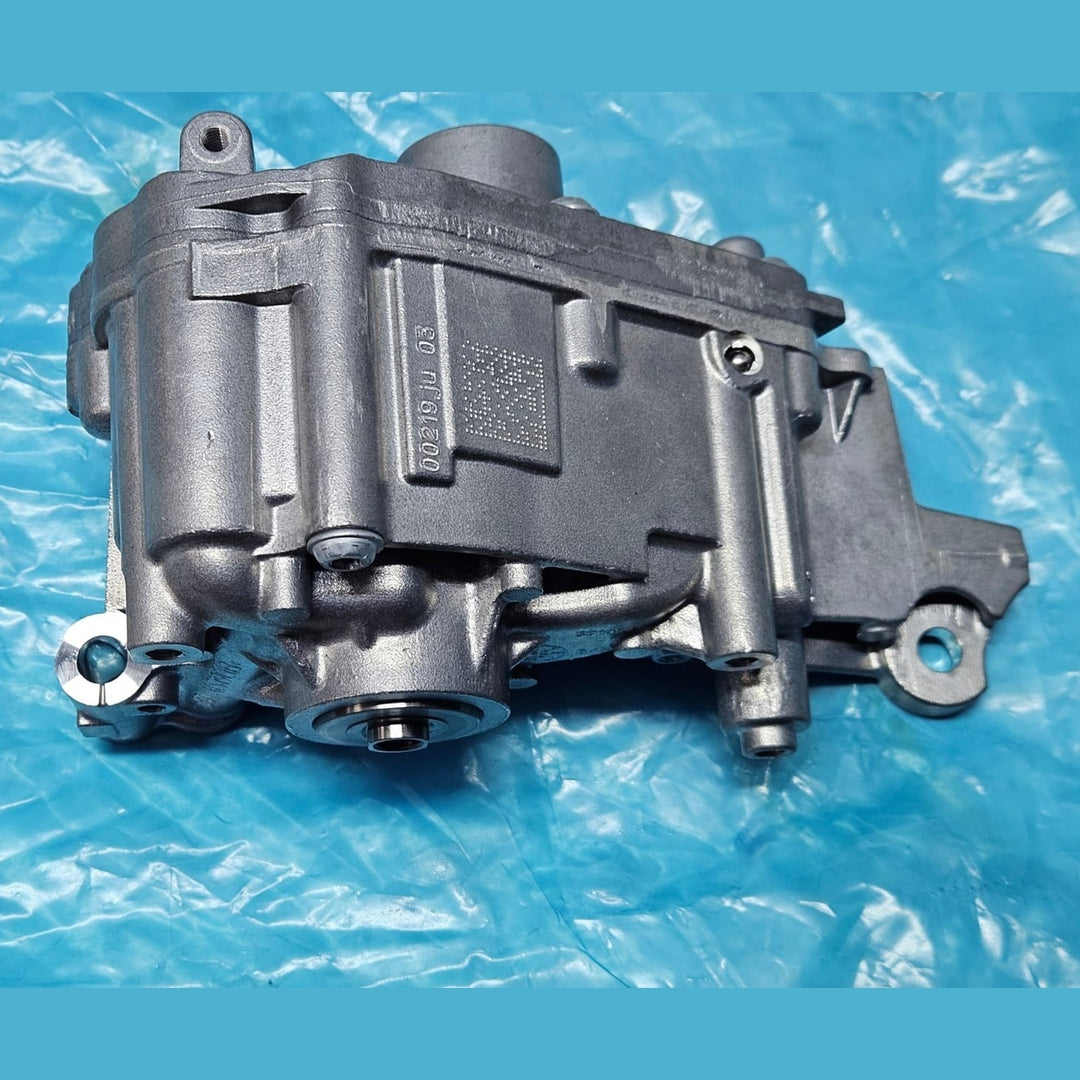 OEM BMW F80 F82 F83 M3 M4 S55 Engine Oil Lubrication Pump Brand New 8011851