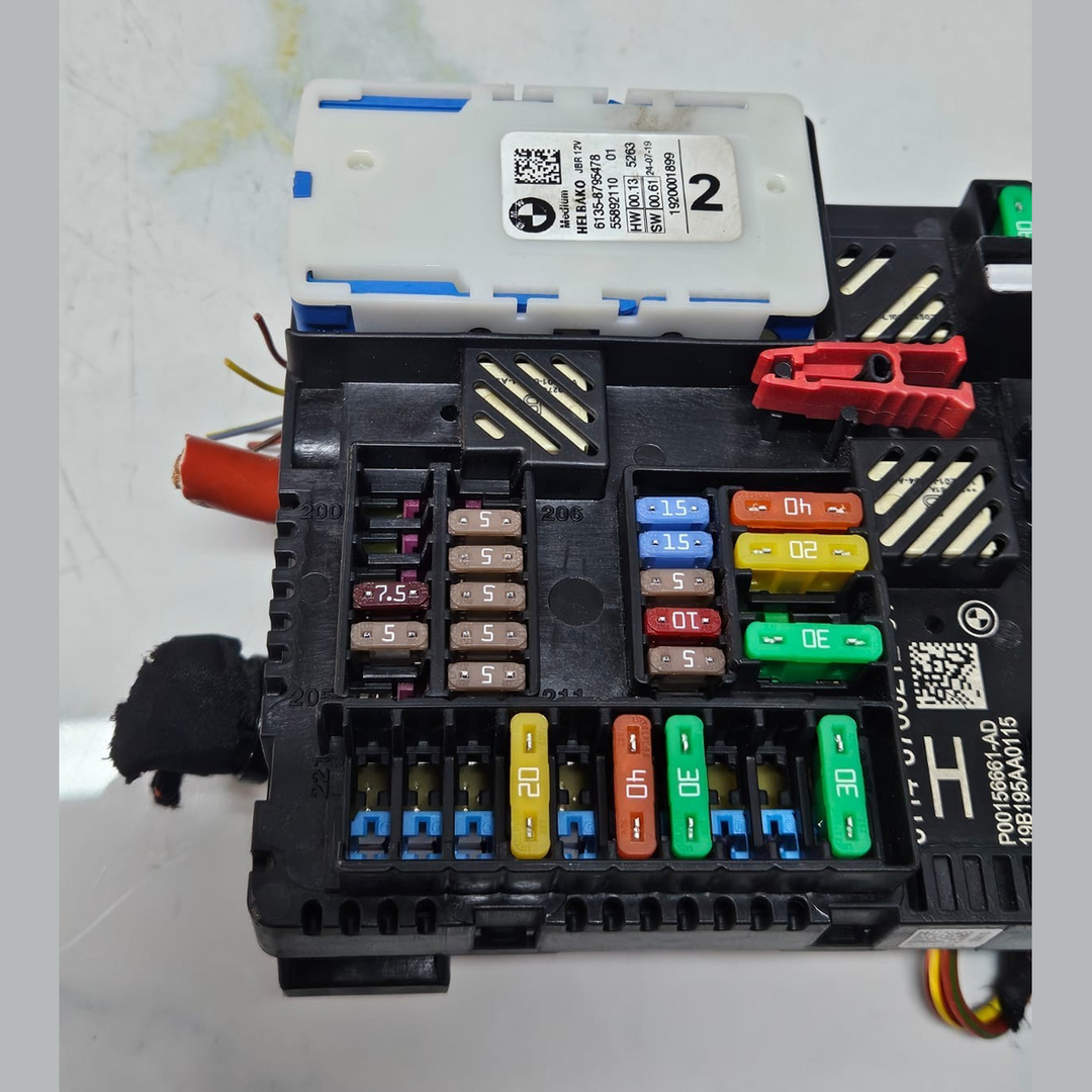 2019-2023 BMW X7 X5 G05 Rear Power Distribution Fuse Box 8706212 OEM