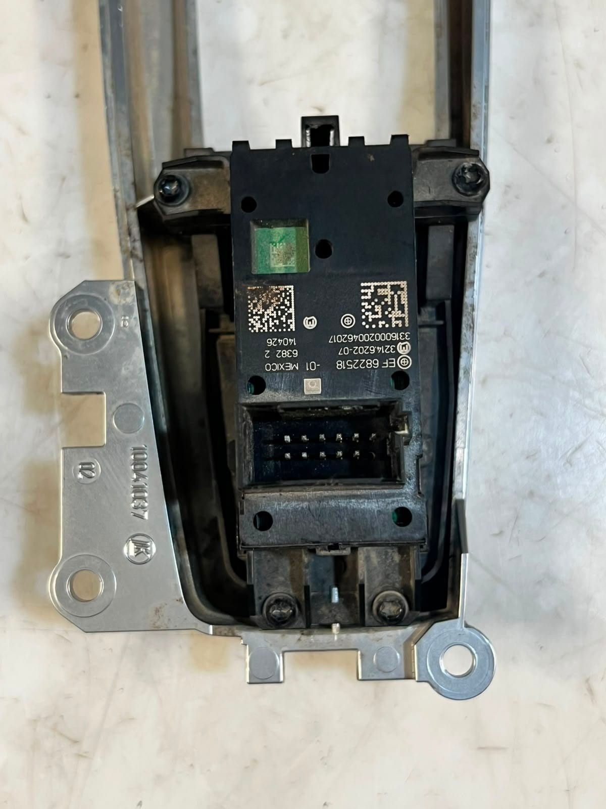 2010-2016 BMW 5 Series F10 F11 F26 F25 528i Parking Brake Contact Switch 6822518