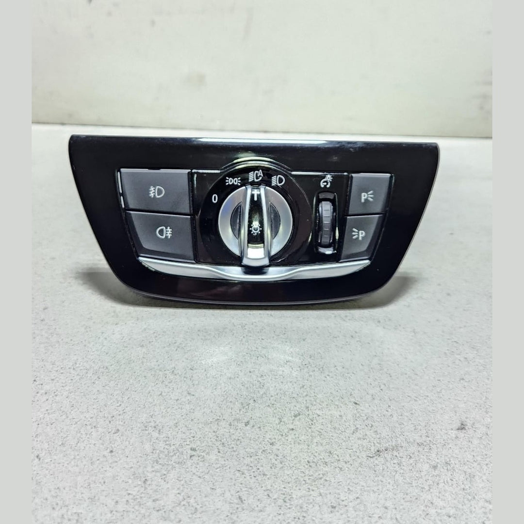 2017 BMW 530i Light Control Switch 684188302 5 Series G30 G31