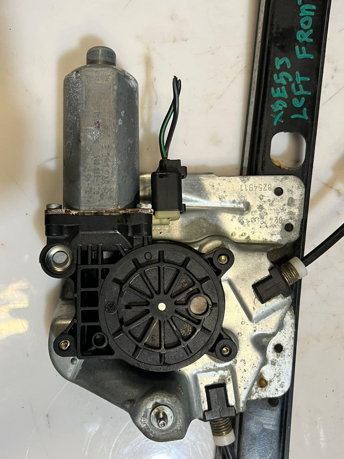 2000-2006 BMW X5 E53 Front Left Window Regulator With Motor 8254911 OEM