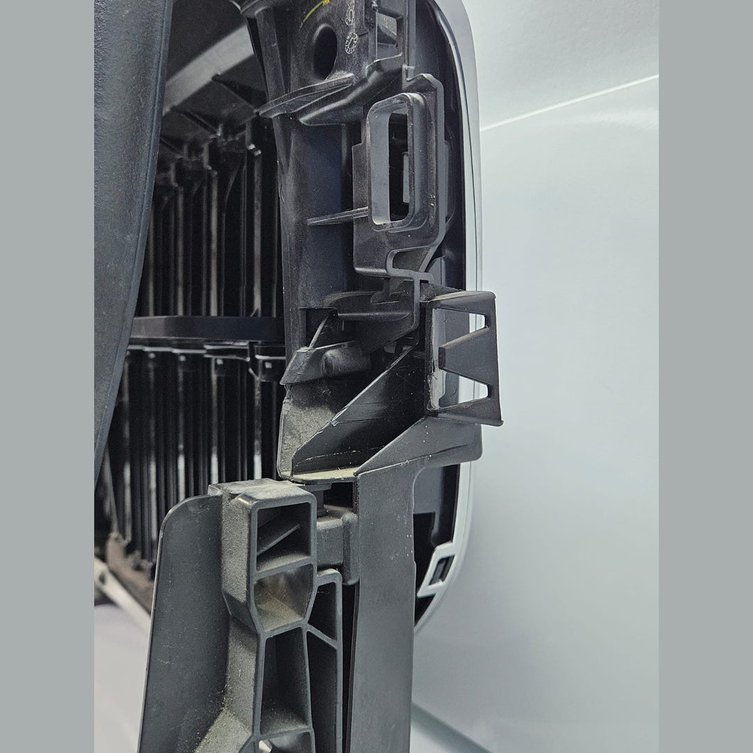 OEM BMW X7 G07 2023-25 RADIATOR GRILL ICONIC GLOW 9T54989-9854141