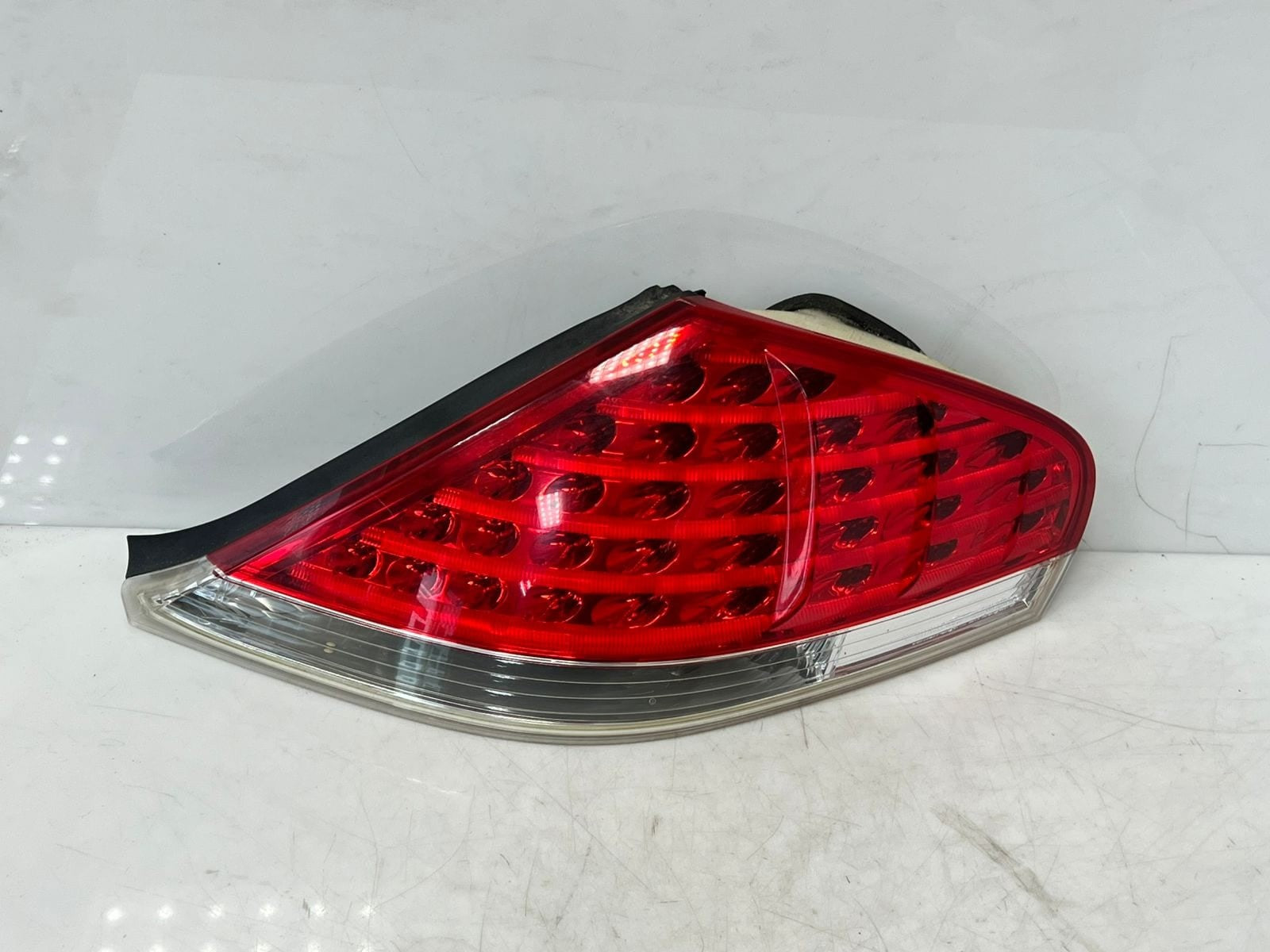 2006-2007 BMW M6 E63 E64 6' 640I 645I RIGHT SIDE Tail Light LED 7170976 OEM