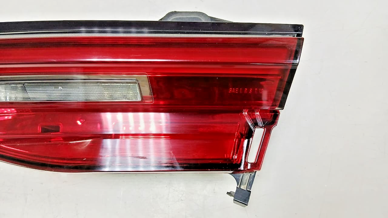 Genuine BMW 7 series  LCI G11 G12 2018-22 rear boot lid light right side 9854650