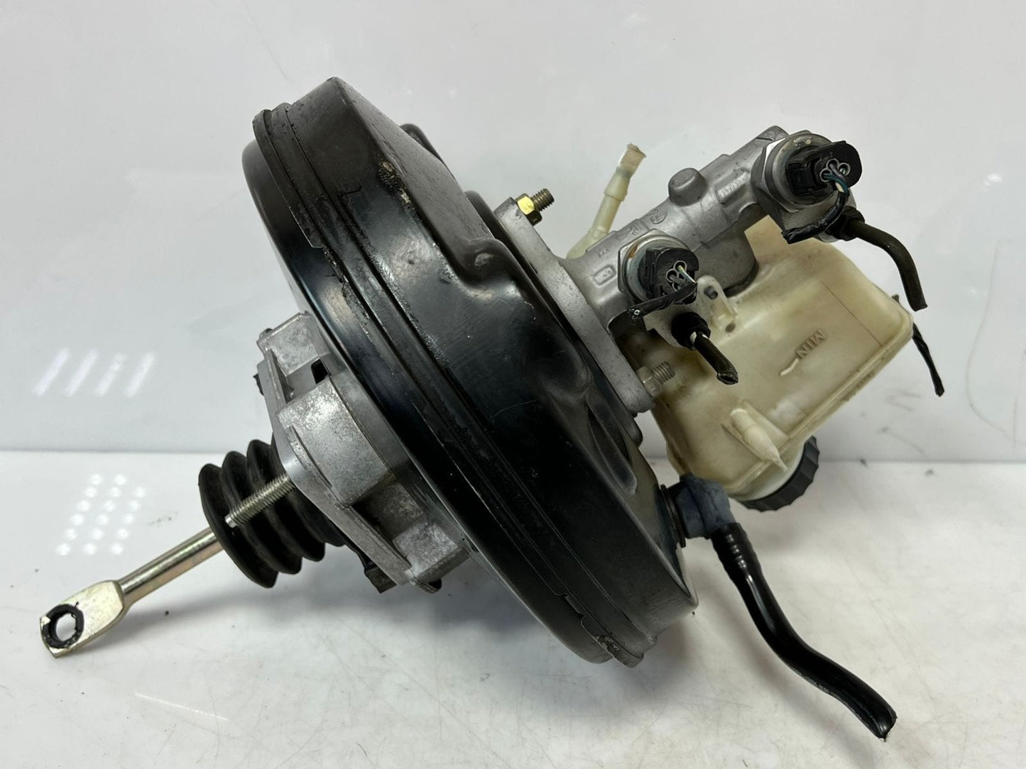 2003-2008 BMW Z4 E85 3.0 Brake Master Cylinder Servo 6757273 OEM