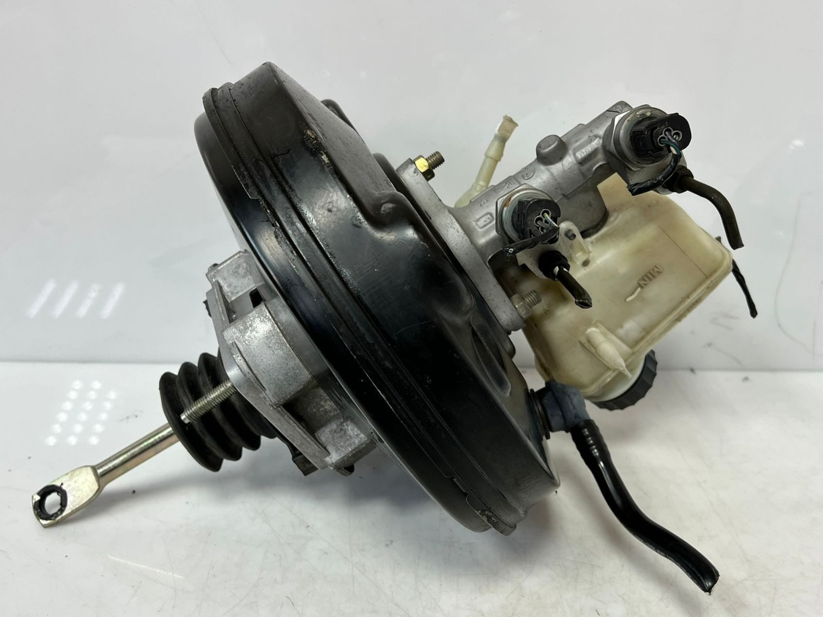 2003-2008 BMW Z4 E85 3.0 Brake Master Cylinder Servo 6757273 OEM