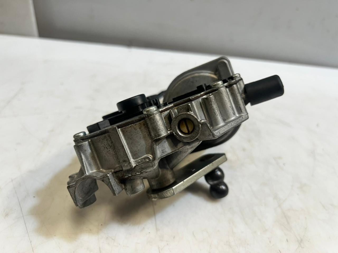 2009-2016 BMW Z4 E89 Front Windshield Wiper LINKAGE MOTOR Mechanism 7219606 OEM