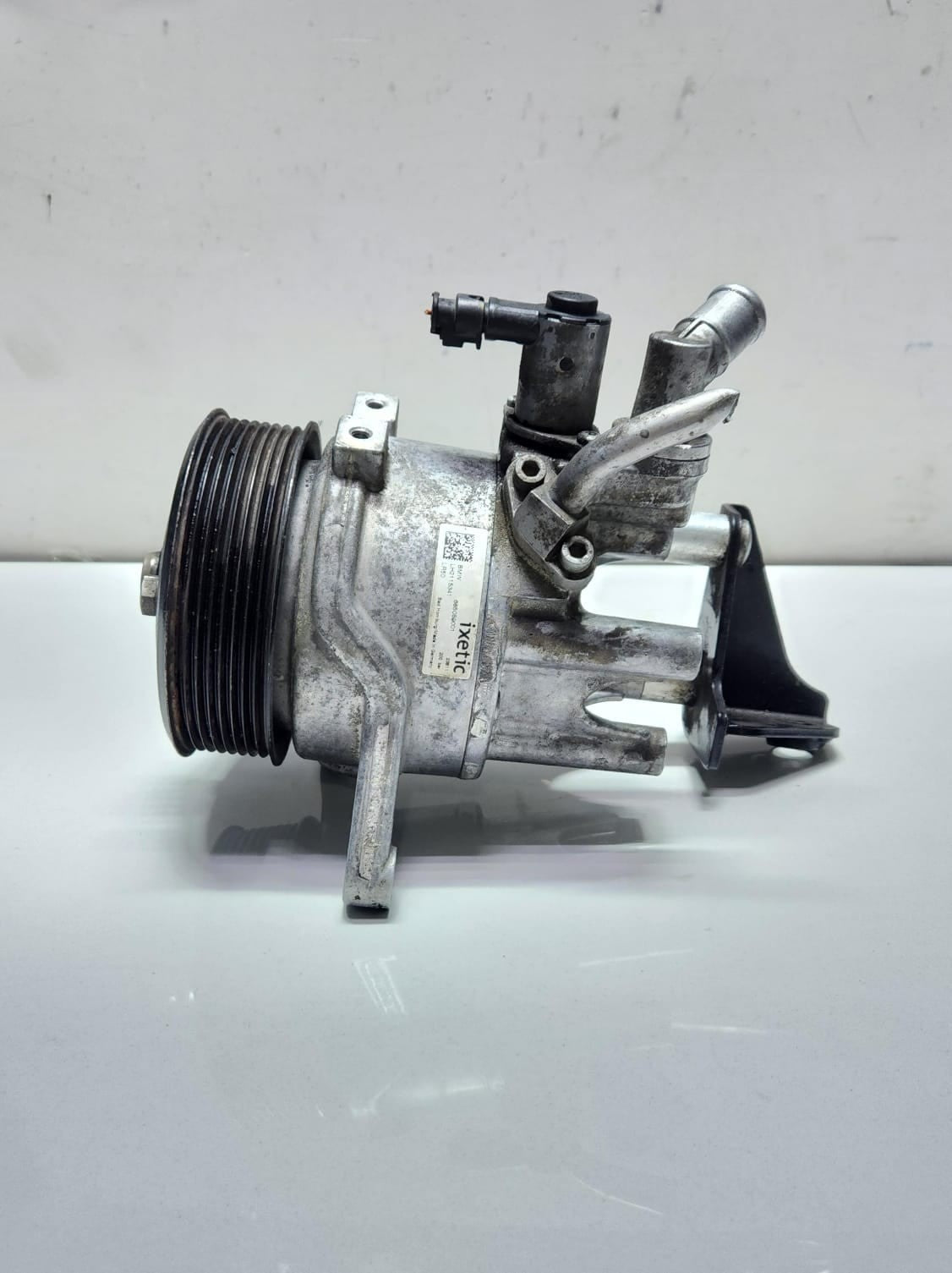 BMW  F10 Hydraulic Pump Dynamic Drive 6850590 6 Series OEM