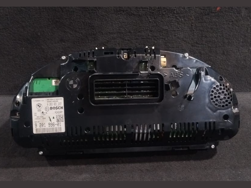 BMW F01 F02 F07 INSTRUMENT CLUSTER SPEEDOMETER P/N 9201996