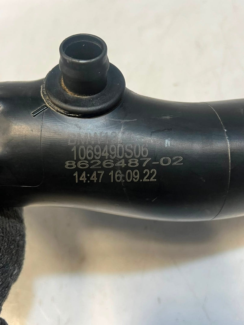 2016-2018 BMW X5 X6 F15 F10 F11 640i Air Intake DUCT Hose 8626487 OEM