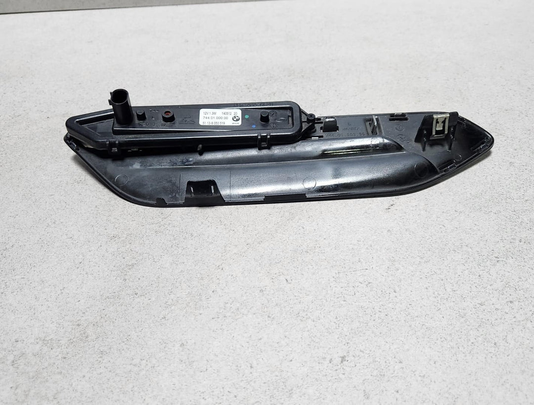 2012-2018 BMW M6 Front Fender Side Marker Light 8050519 M6 F06 F12 F13