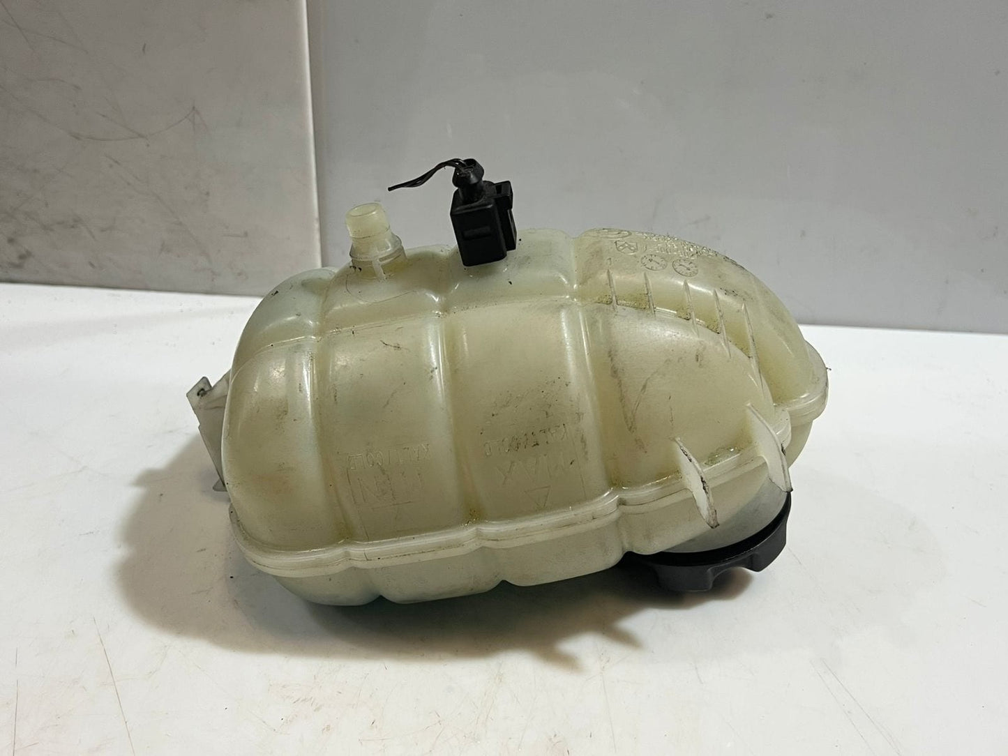 BMW 1 2 3 4 SERIES F20 F21 F30 F32 F36 RADIATOR Coolant Expansion Tank 7609468