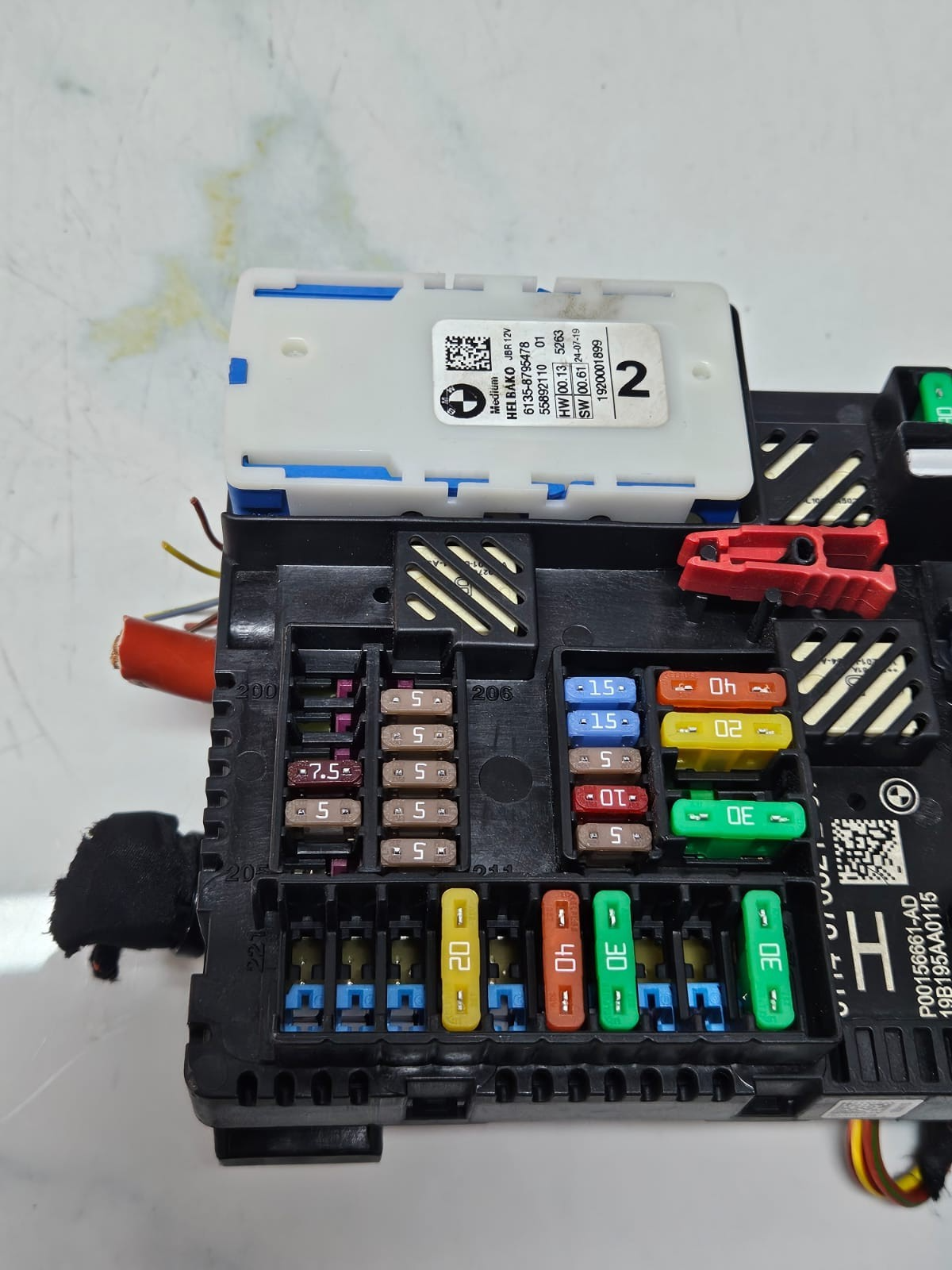 2019-2023 BMW X7 X5 G05 Rear Power Distribution Fuse Box 8706212 OEM
