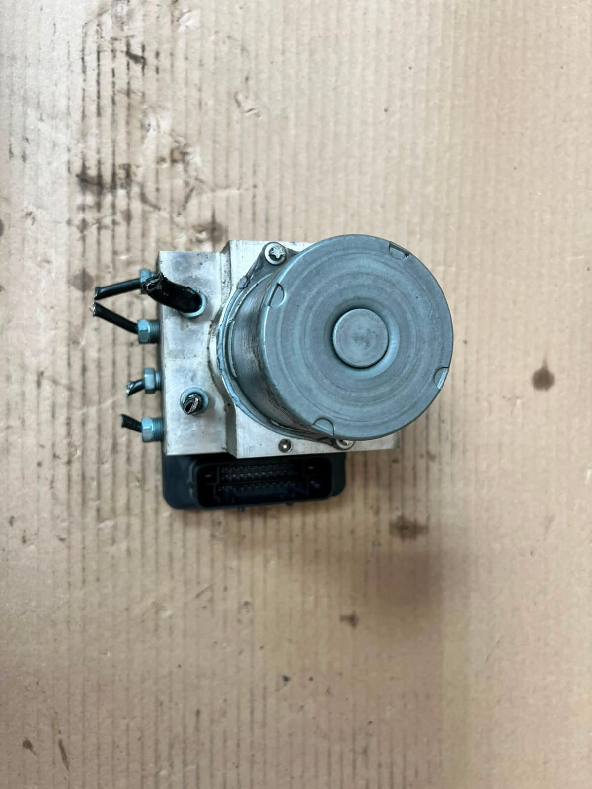 2012-2016 BMW F10 F11 F01 F13 535i ABS Pump Anti-Lock Brake Module 6853400