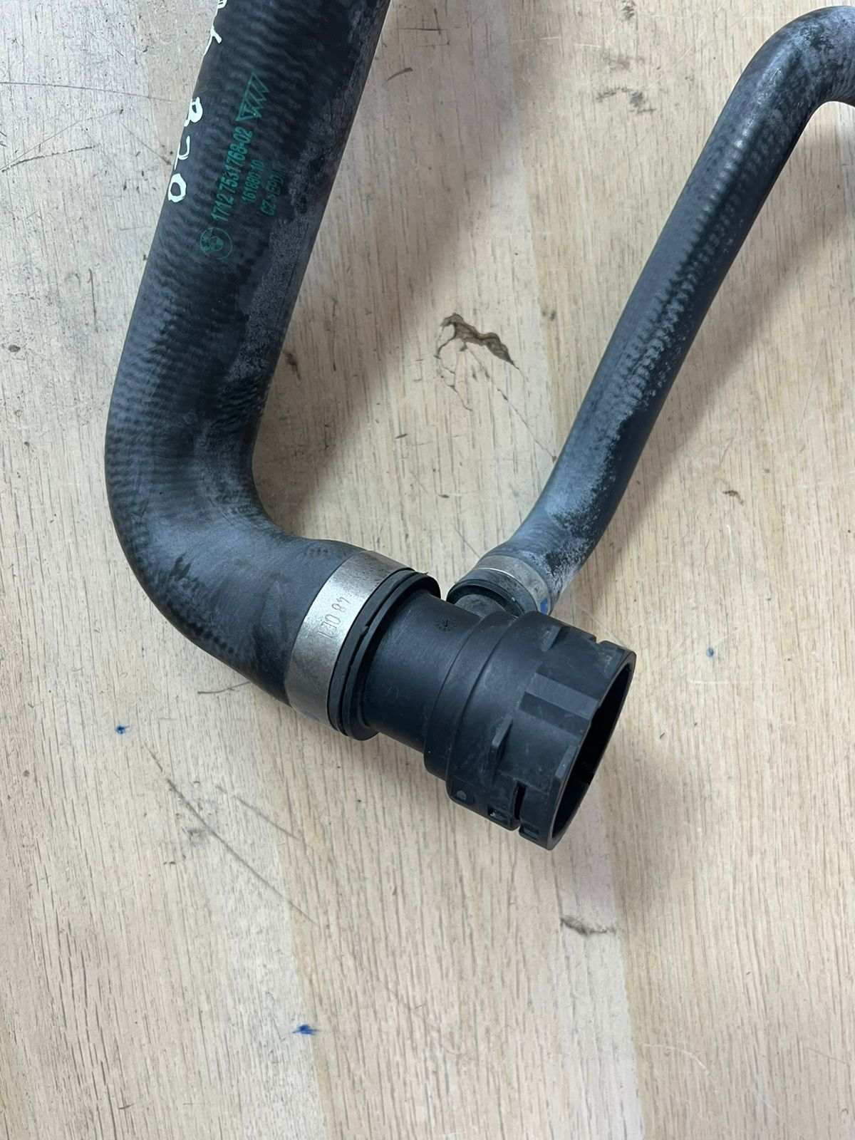 BMW 3 Series E90 E91 E92 E93 Engine coolant pipe Radiator Hose 17127531768 