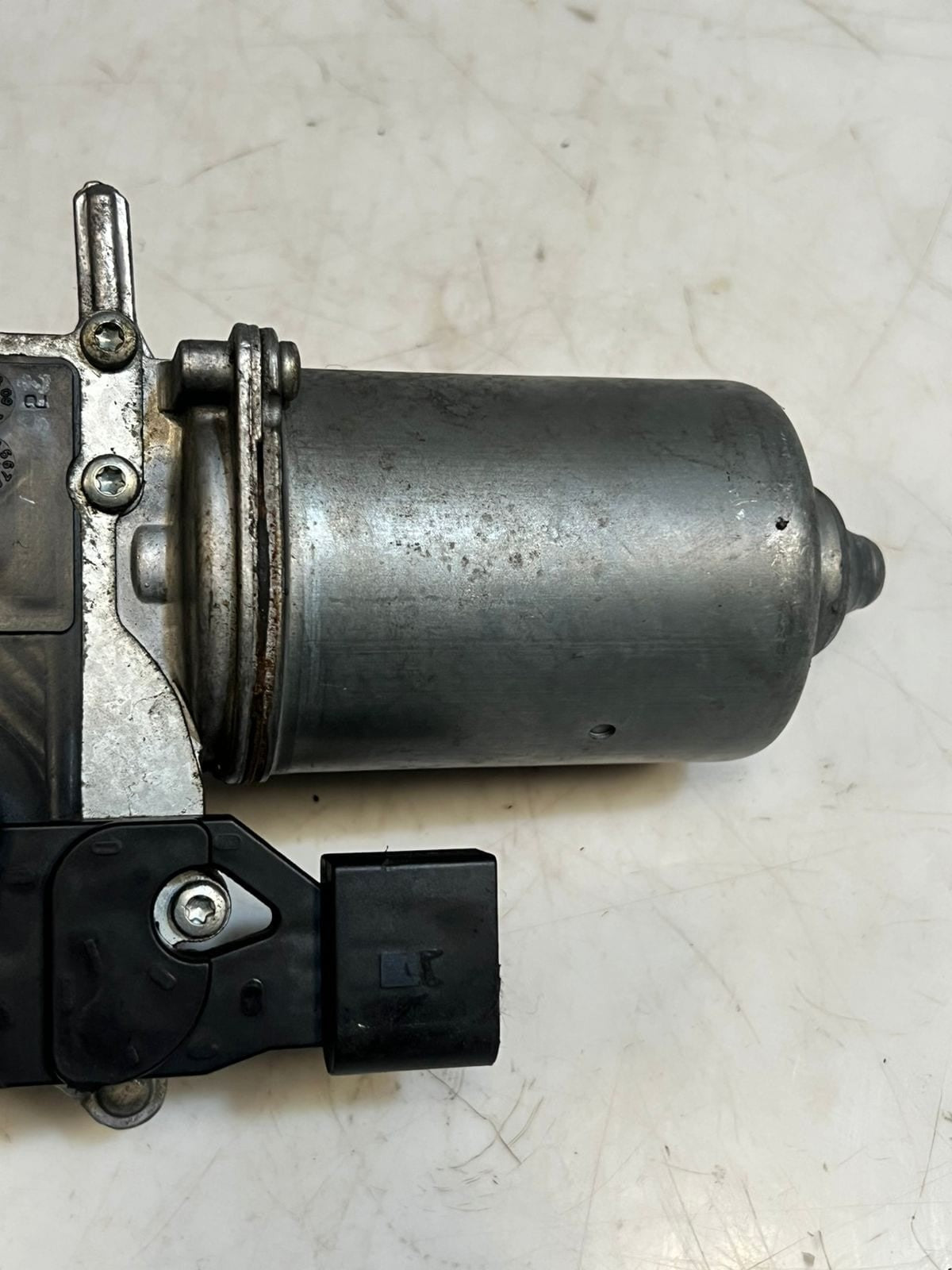 2007-2013 BMW X5 E70 Front Windshield Wiper Motor ASSEMBLY 7200536 OEM