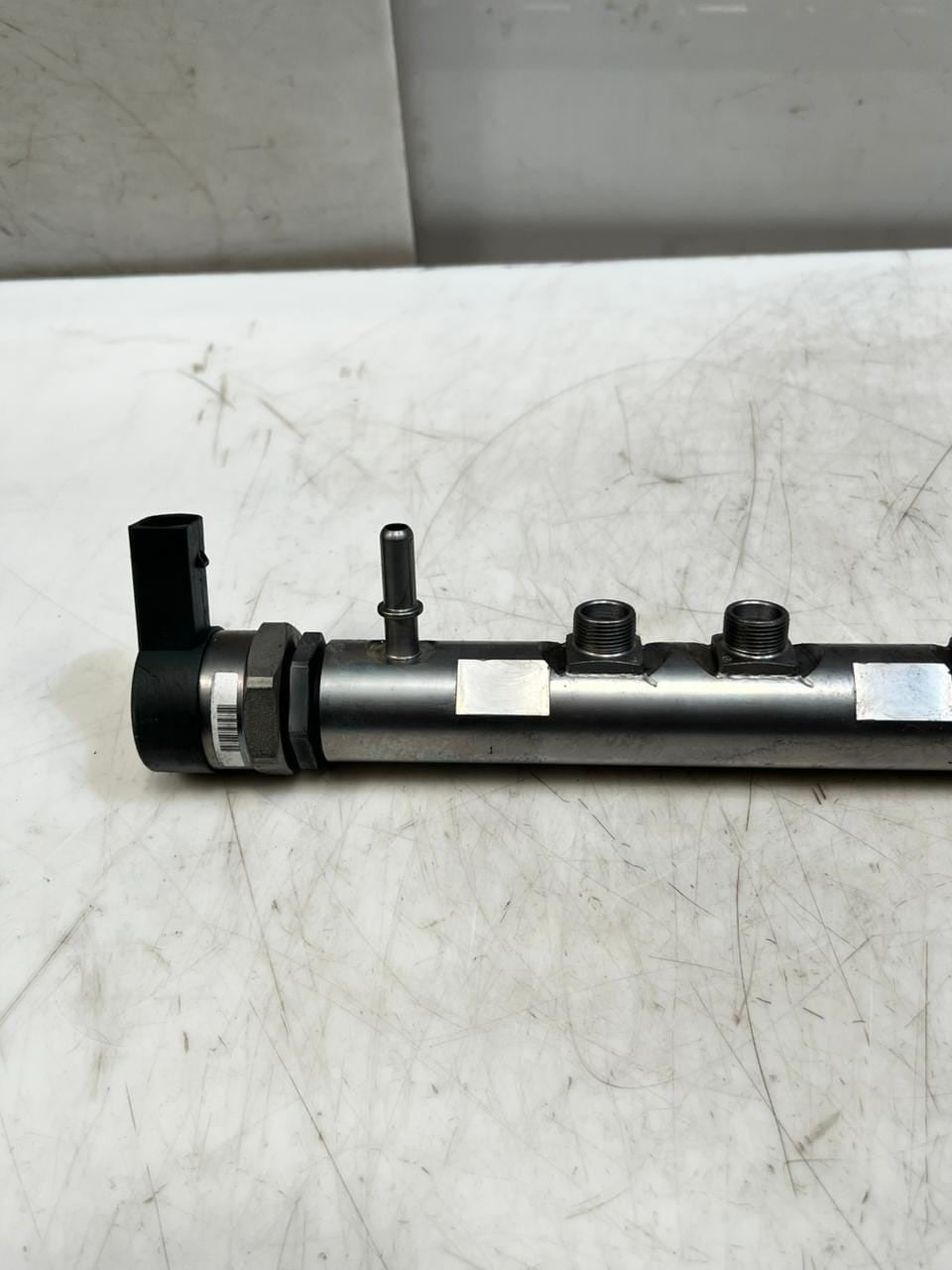 2016 Mini Cooper Fuel Injection Rail 8514166 1 Series F20 F21 with N47 diesel 