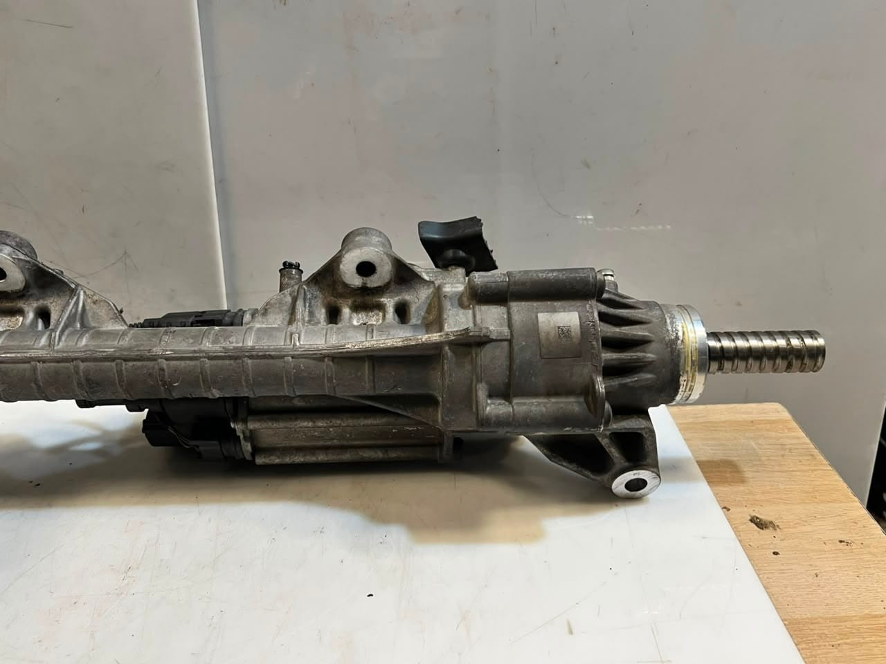 2014-2016 BMW 528i F10 Power Steering Rack 6869213 RHD